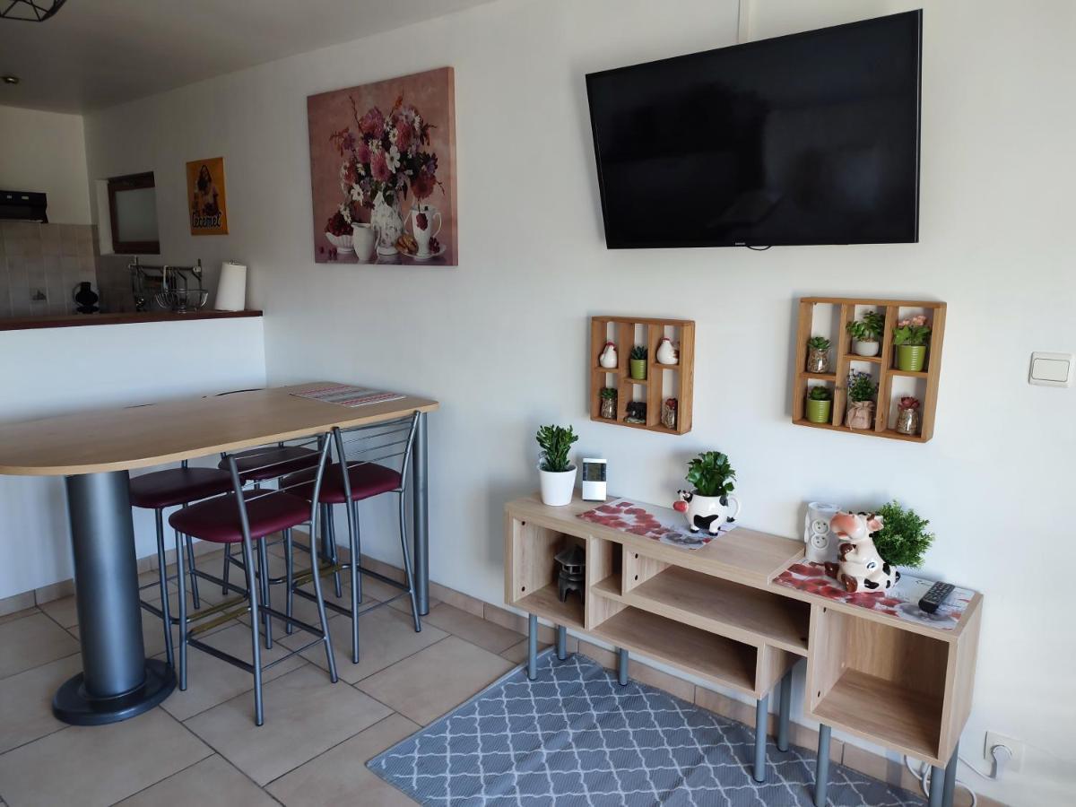 Appartamento Le Champs Des Lievres Beaumont Esterno foto